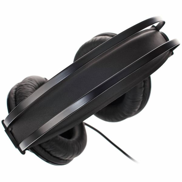 AKG K-52