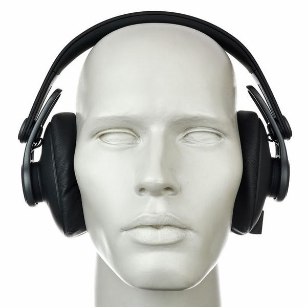 AKG K-371