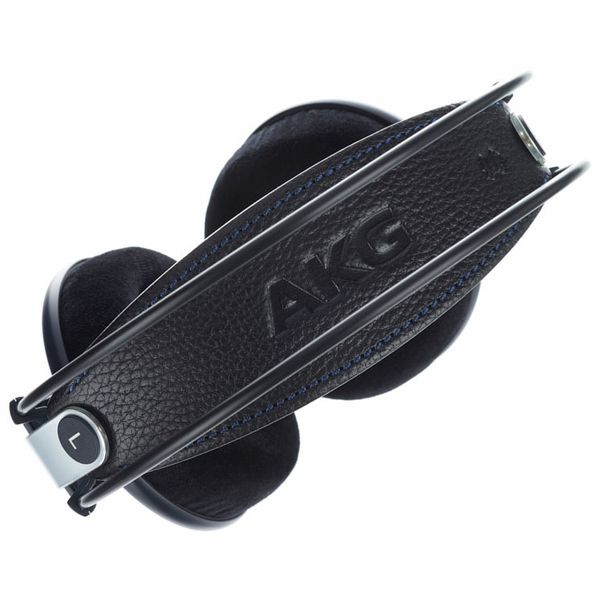 AKG K-702