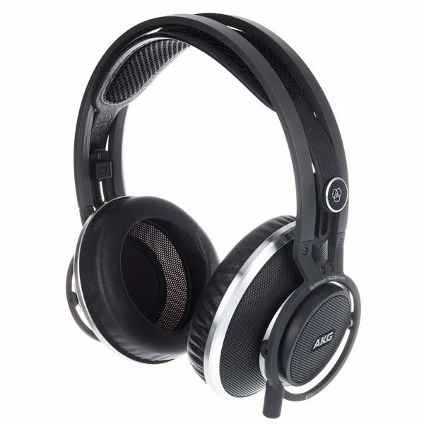 AKG K-812