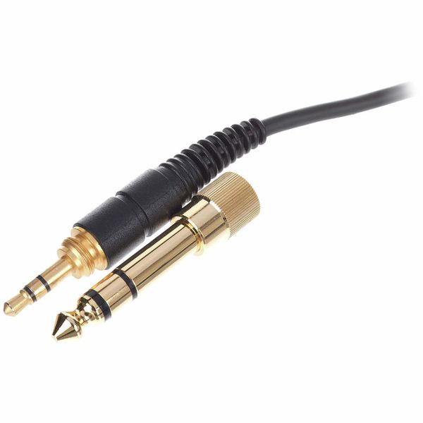 AKG K-812