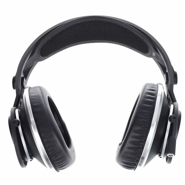 AKG K-812