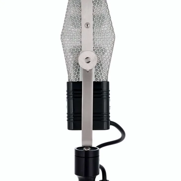 AEA R44CXE Recenze: Ověřujeme spolehlivost v mixu