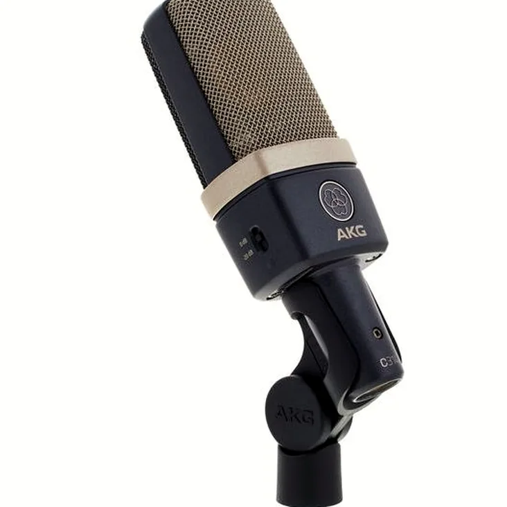 AKG C314 Stereo Recenze: Analýza frekvenčního pásma a výkonu