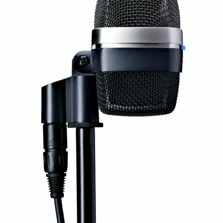 AKG D12 VR Recenze: Otestováno a ohodnoceno ve studiu