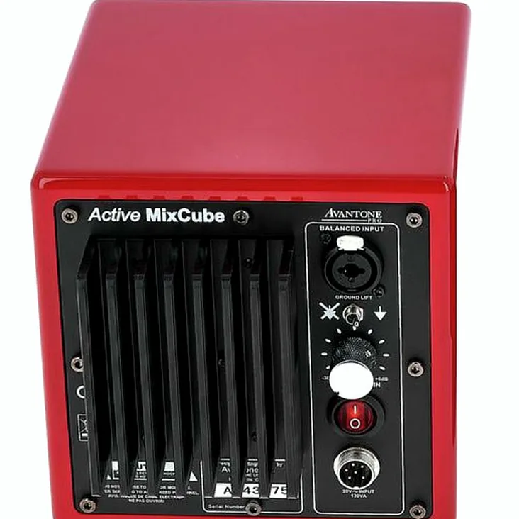 Avantone MixCubes Active Red Single Recenze: Jsou to monitory pro vás?