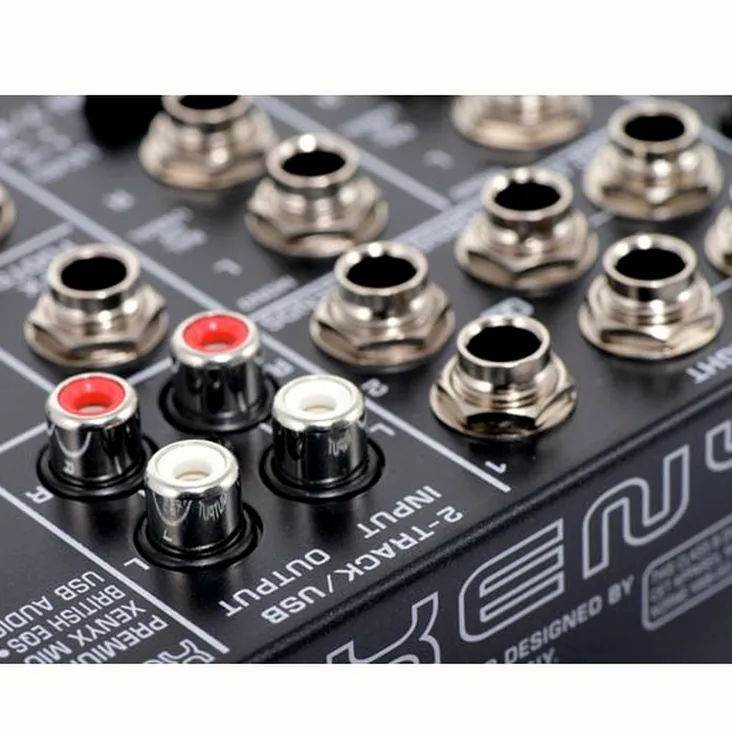 Behringer Xenyx X1204 USB Recenze: Pod drobnohledem