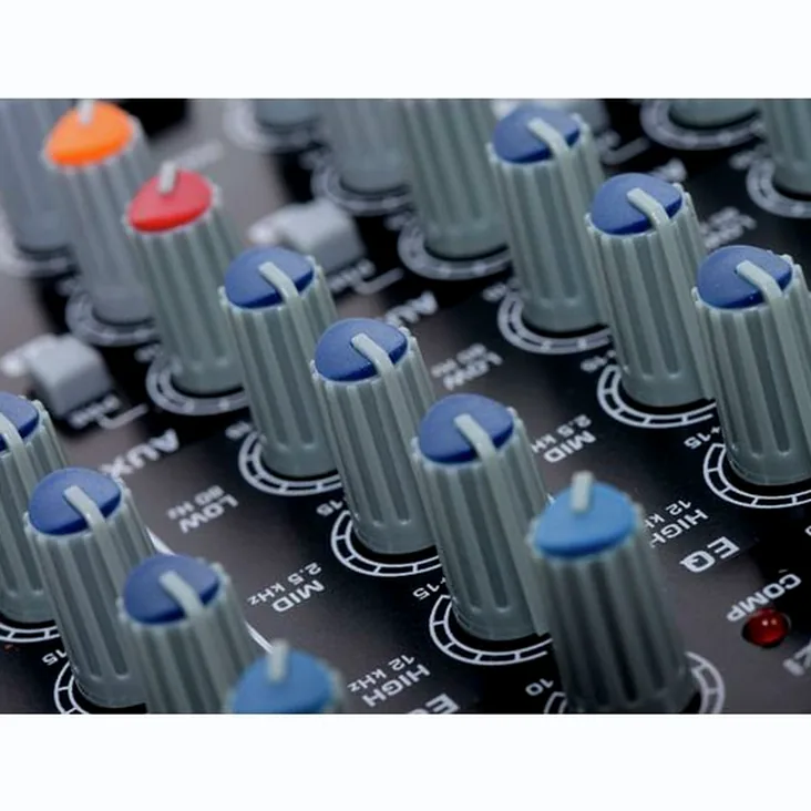 Behringer Xenyx X1204 USB Recenze: Pod drobnohledem