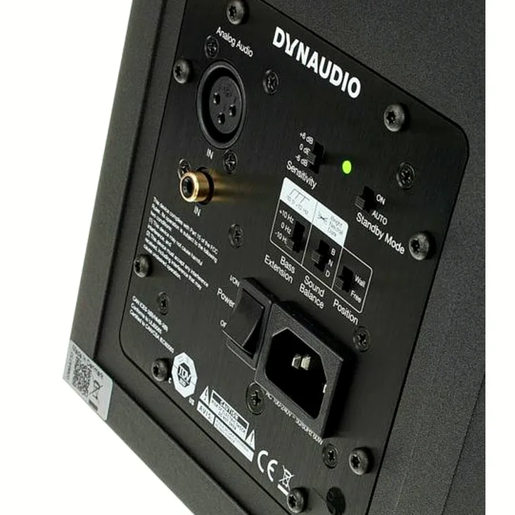 Dynaudio LYD-5 Black Recenze: Bližší pohled na komponenty