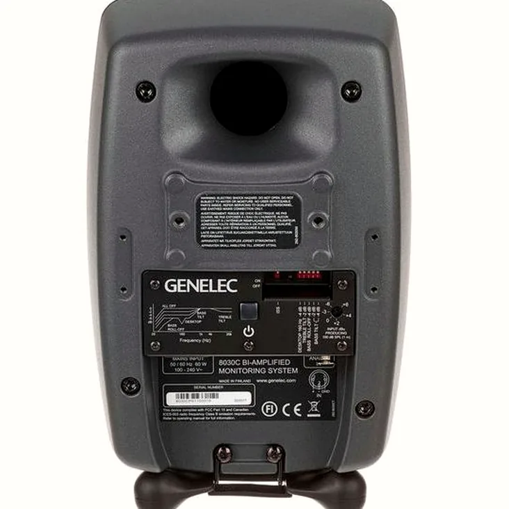 Genelec 8030 CP Recenze: Ponoříme se do detailů zvuku