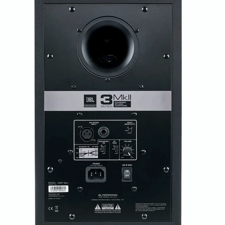 JBL 306P MKII Recenze: Výhody a nevýhody konstrukce