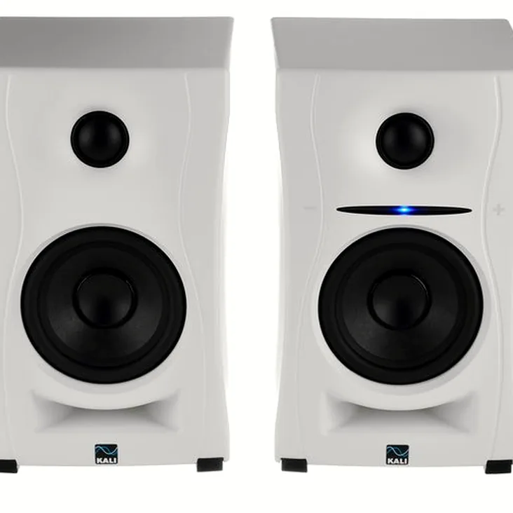 Kali Audio LP-UNF White Recenze: Ponoříme se do detailů zvuku