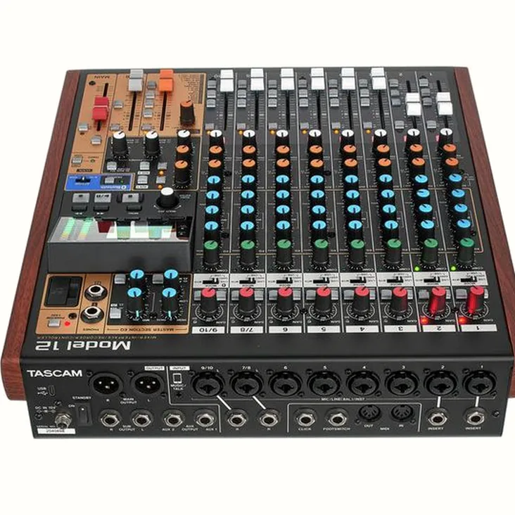 Tascam Model 12 Recenze: Vysvětlení funkcí