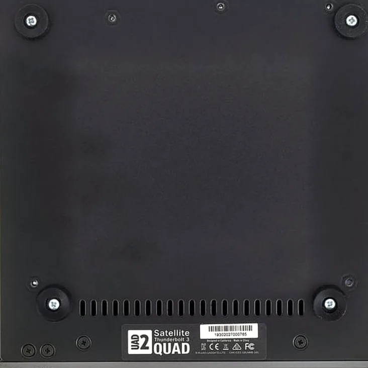 Universal Audio UAD-2 Satellite TB3 Quad Recenze: Trefa nebo vedle?