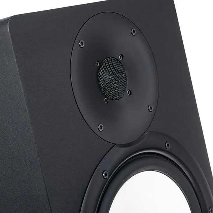Yamaha HS 8 Recenze: Analýza frekvenčního pásma a výkonu